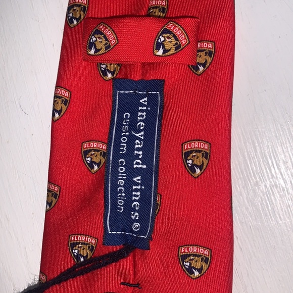 Vineyard Vines NHL Logo Neck Tie - Picture 2 of 7